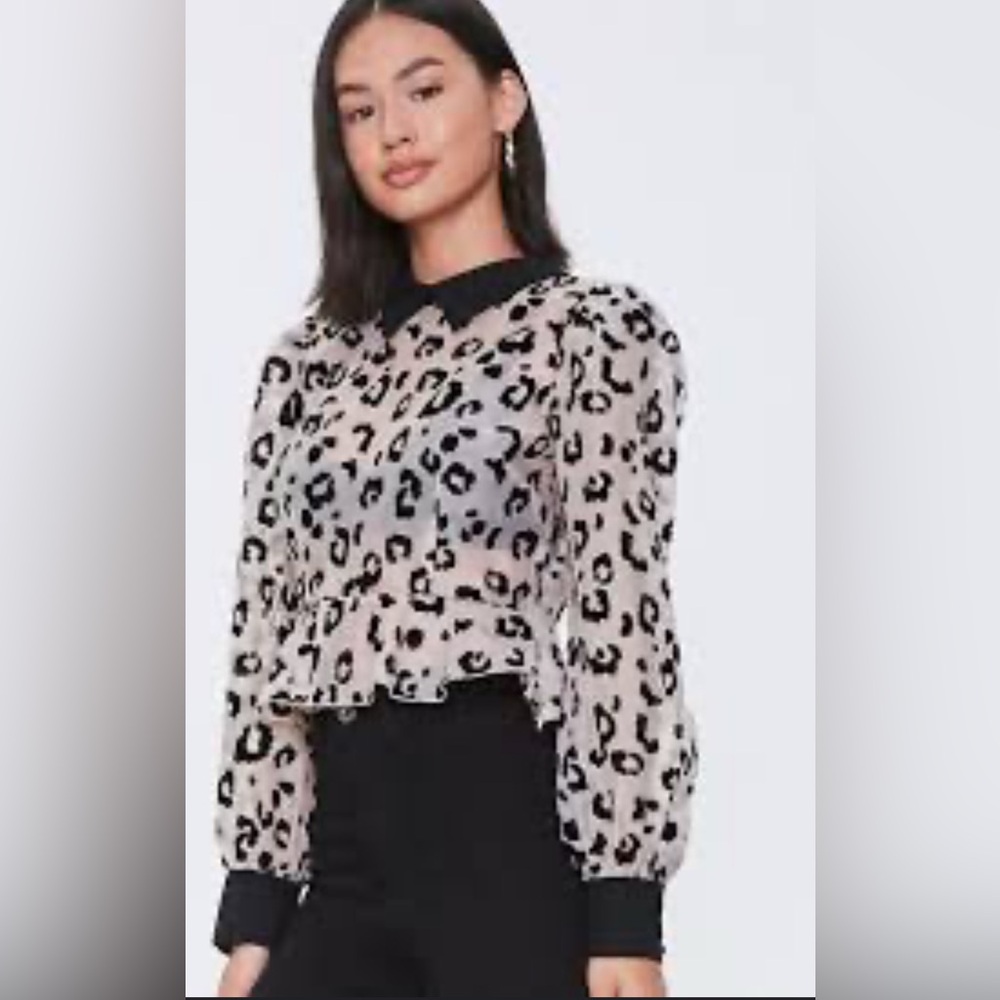 DAMAGED ZIPPER: Forever 21 Leopard Print Blouse with Black Collar BRAND NEW